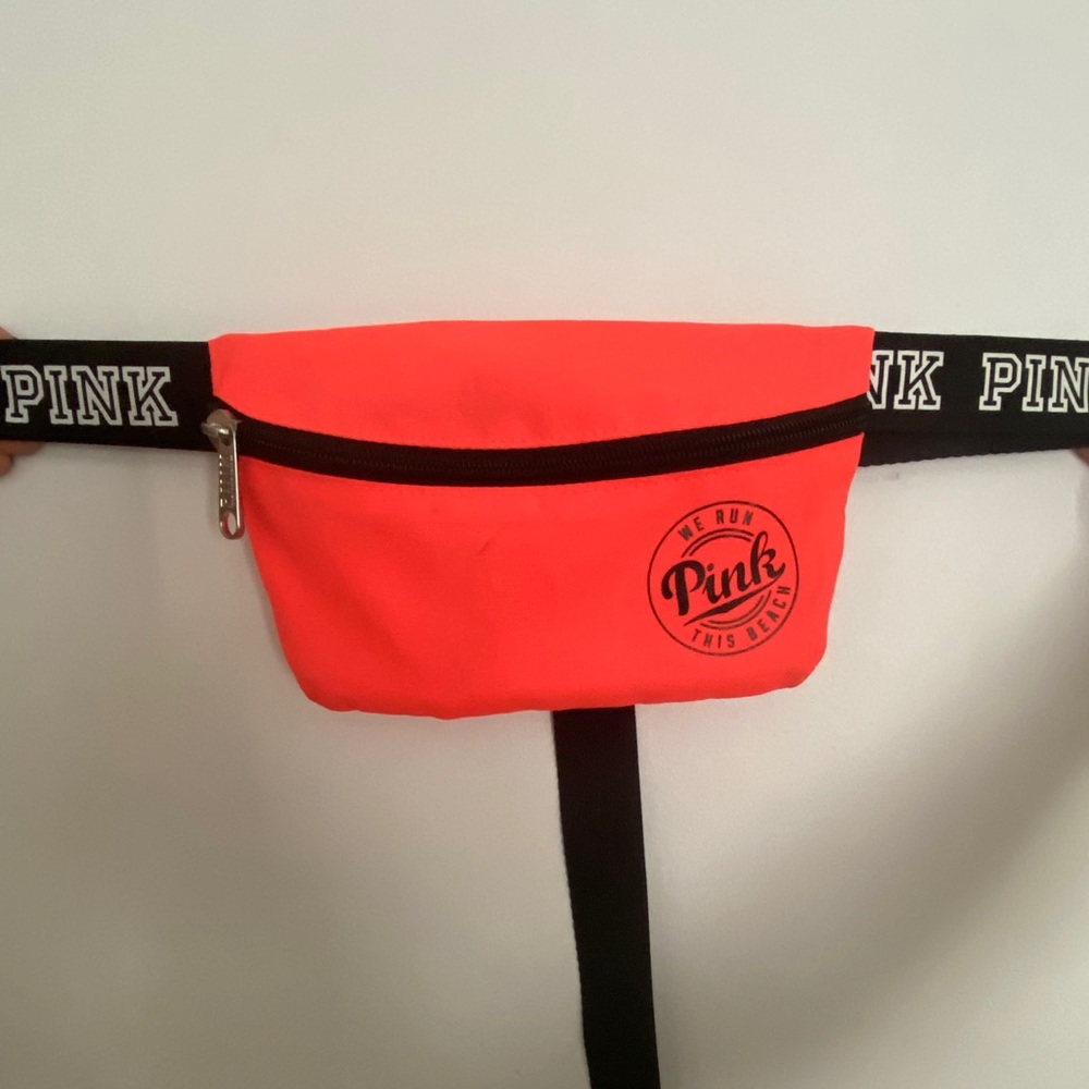 Victoria’s Secret PINK: Fanny pack